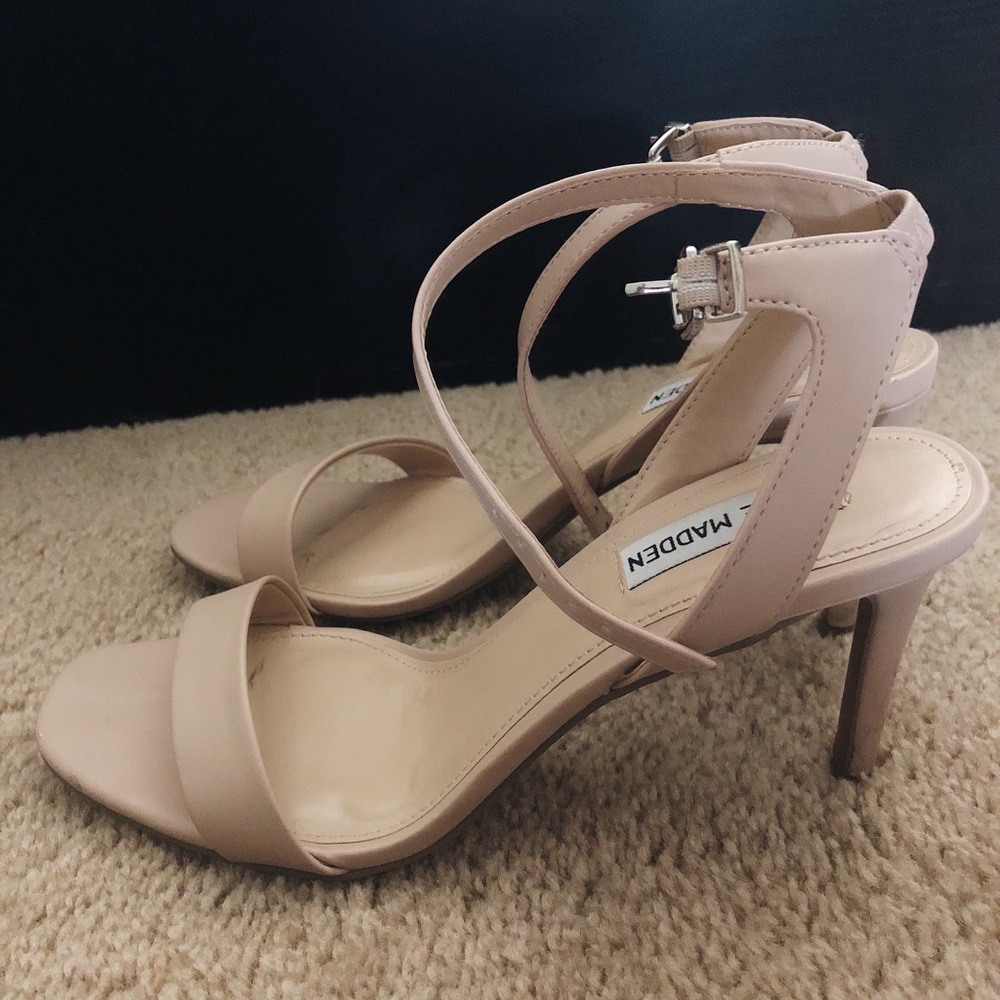 Steve Madden nude High heels